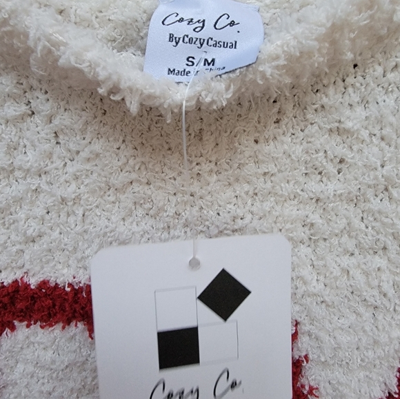 Cozy Co Women's Cream Sweater with Red 'LOVE' Design Size S/M NWT - Picture 3 of 3
